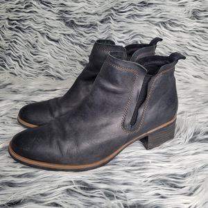 Korks Black Tea Ankle Boots
